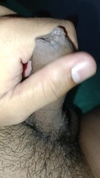 Mijn penis is klein, het is heerlijk dat je hem zuigt