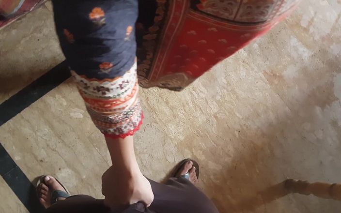 Maria Khan: Pakistani Delivery Boy Homemade Girl Sex with Pizza Only