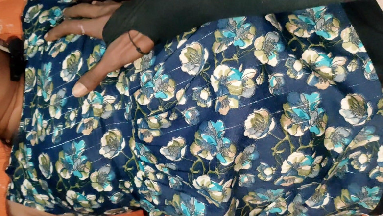 Sonamone07: 德西印度女友 bf oyo 性喷 3 次的硬核紧致阴户印地语性爱，德西美丽的印度女孩紧阴道操逼 xxx