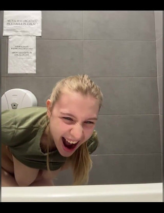 JuiceLussie: Pierwszy raz podwójna penetracja. Anal jebanie z wielkim kutasem