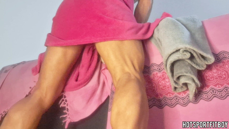 Hotsportfitboy: Un grande cazzo cavalca senza mani la fleshlight - mostrando culo...