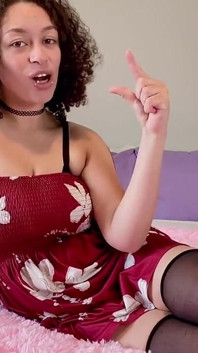 Tu polla es fea - en primer plano, humillación de pene pequeño