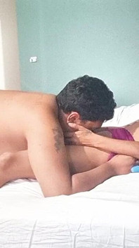Le succhio il culo e scopo la mia matrigna mentre lei succhia la figa della mia ragazza