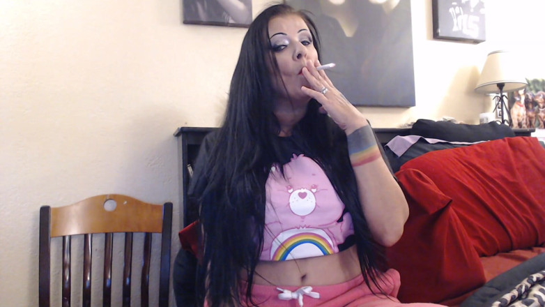 Abby Anna: Rokok rasa penuh