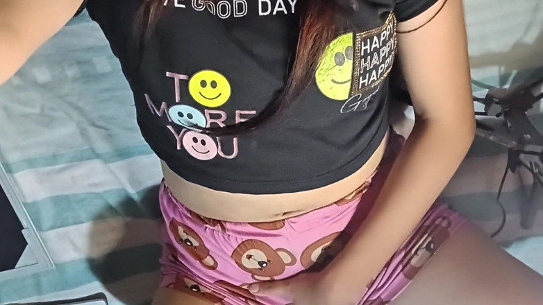 Yulieth Gomez: 거울 앞에서 치마를 벗는 18살 소녀 - 그녀에게 가는 대신 섹스하자