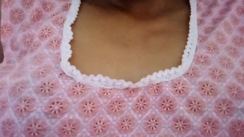 TEENADESI: Indiancă bhabhi care își expune sfârcurile mari