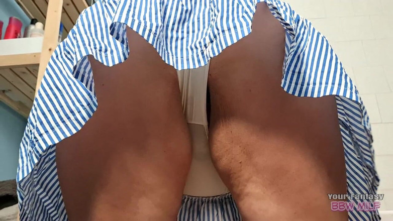 BBW_Wife: Dojrzałe MILF, owłosione cipki i duże cycki jiggle podczas sprzątania łazienki