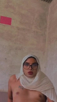 Jilat sperma untuk masuk ke dunia banci