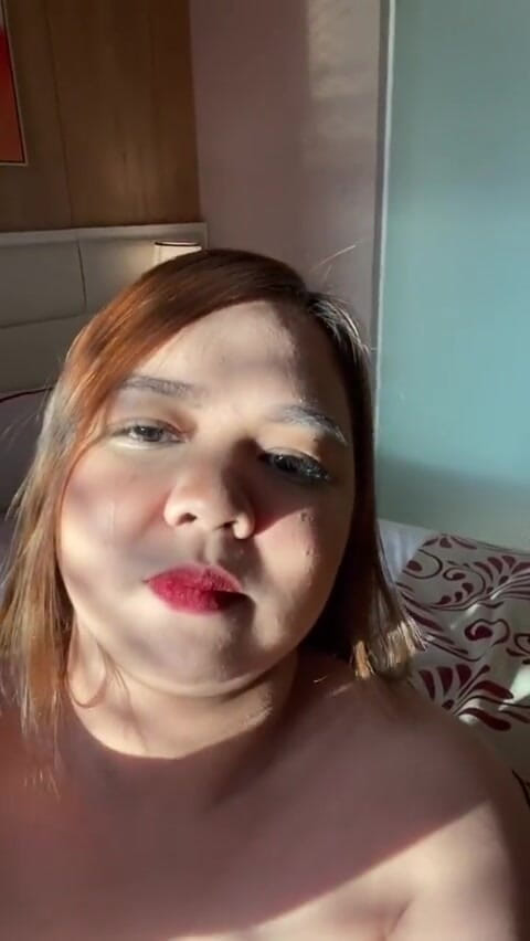 AsianSharinami: Pinay ngentot bantal untuk penggemarnya