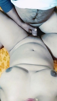 Çok seksi kız erkek arkadaşıyla romantizm yaşıyor