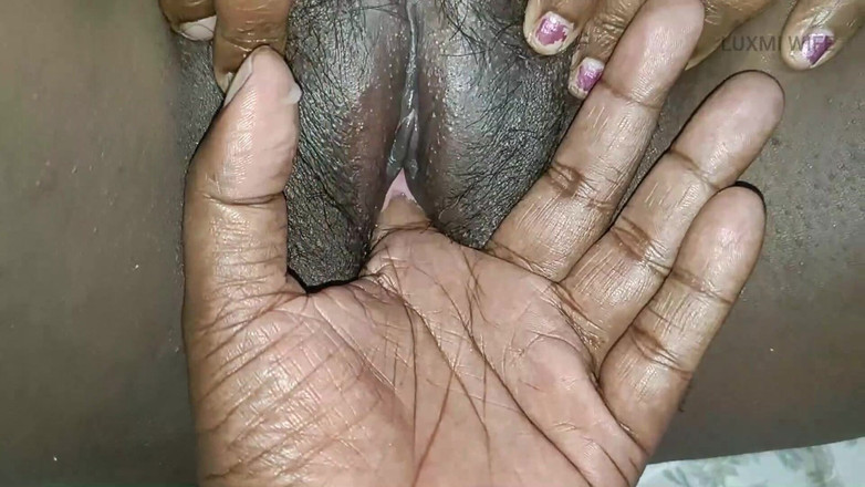 Luxmi Wife: Massaggiatore sgrilletta la figa della moglie -4