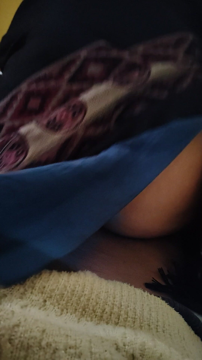 sashaa: 印度哥在打手枪后骑在鸡巴上