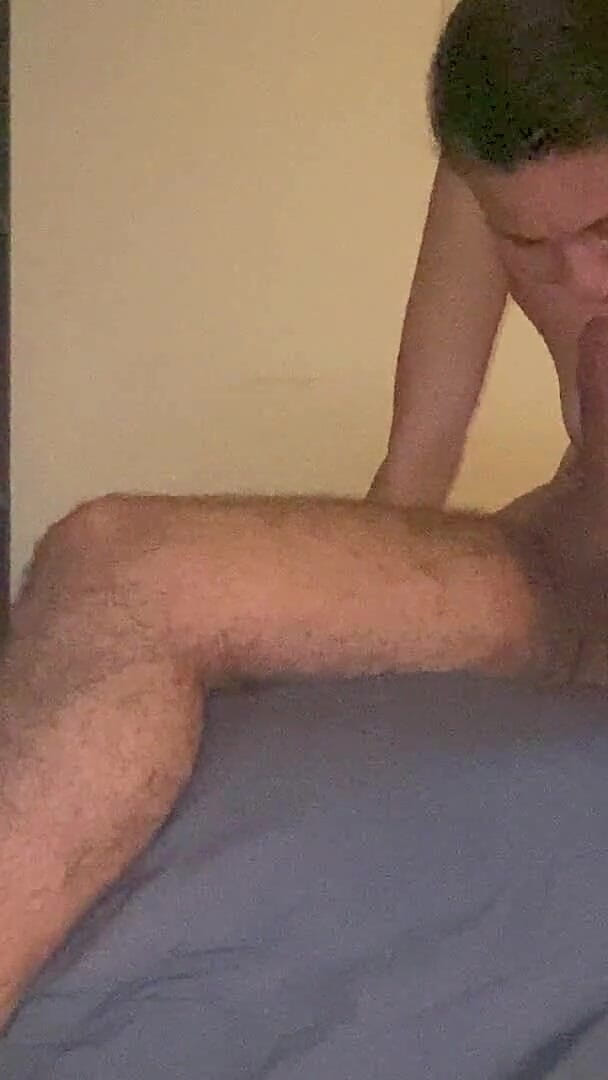 Jollyfuckingoldman: Nevlastní dcera trénuje na deepthroat a polykání část 3
