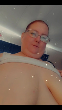 I love gaging on dick.