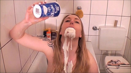 Sally Secret: Cumcountdown with yogurt