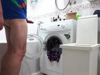 Kinky guy: 洗濯物に必死の小便...サプライズで:)