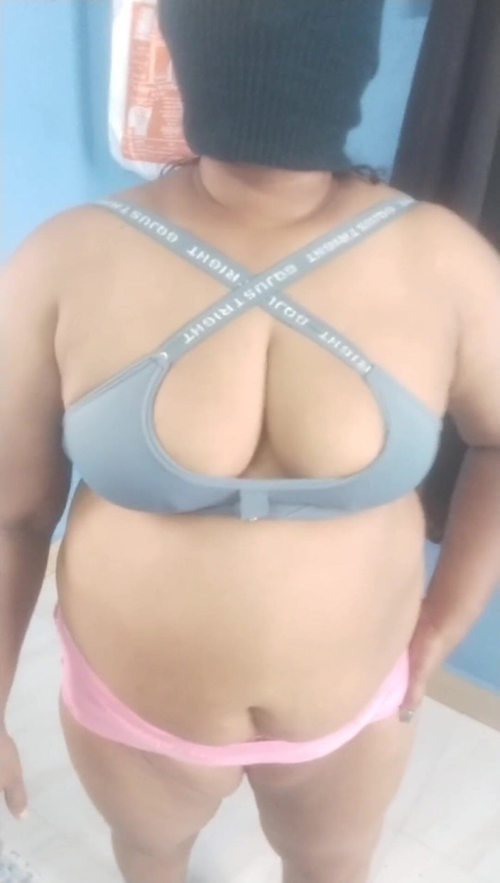 Tamil lesbian: Dì Tamil Athai làm tình nóng bỏng với anh rể