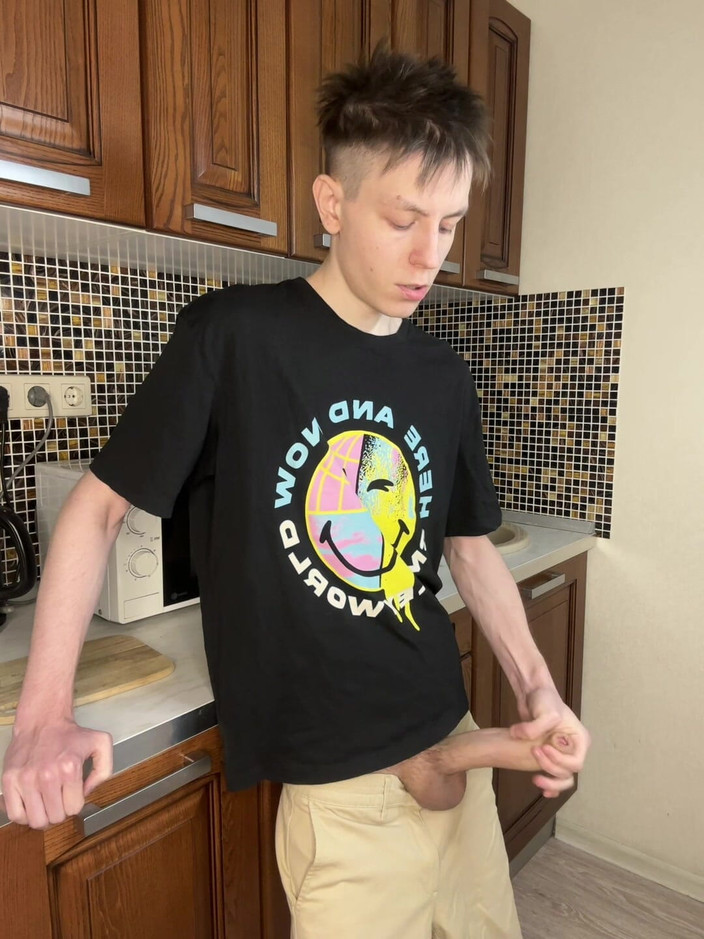 Morflot24: Young Twink muncrat nikmat banget