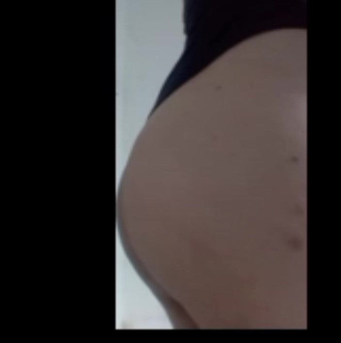 Rhaena: 존나게 따먹히기 전에 스트립하는 핫한 크로스드레서