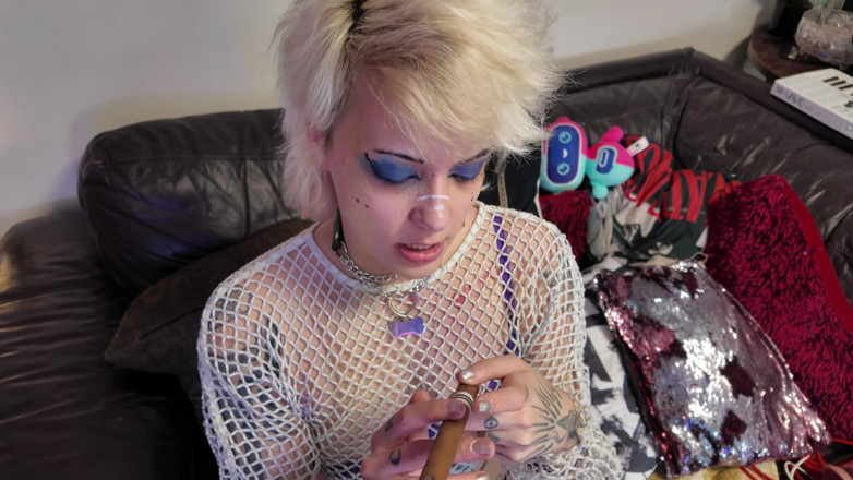 Glitterqueen1999: だらしない葉巻を吸うフェラチオ