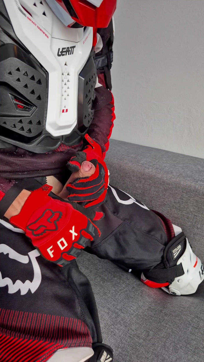 Sneakersmax98: A Very Excited Biker Marked His New Fox Boots