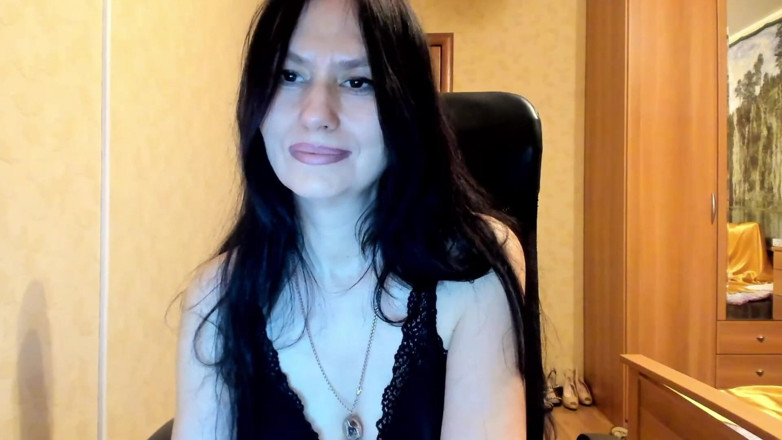 ANGELA_LADY: Spogliata scopata e vestita