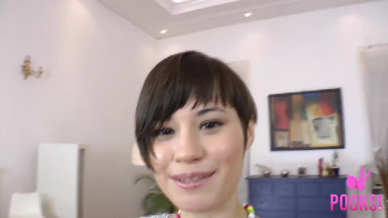 Pooksi: Volles video! Heiße kurzhaarige brünette Michelle B wird super hintern...