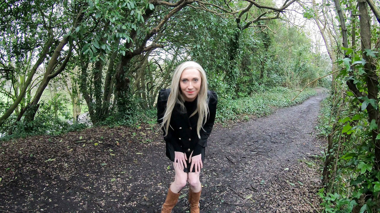 The Midnight Minx: Зупинка в лісі і дрочка fun x