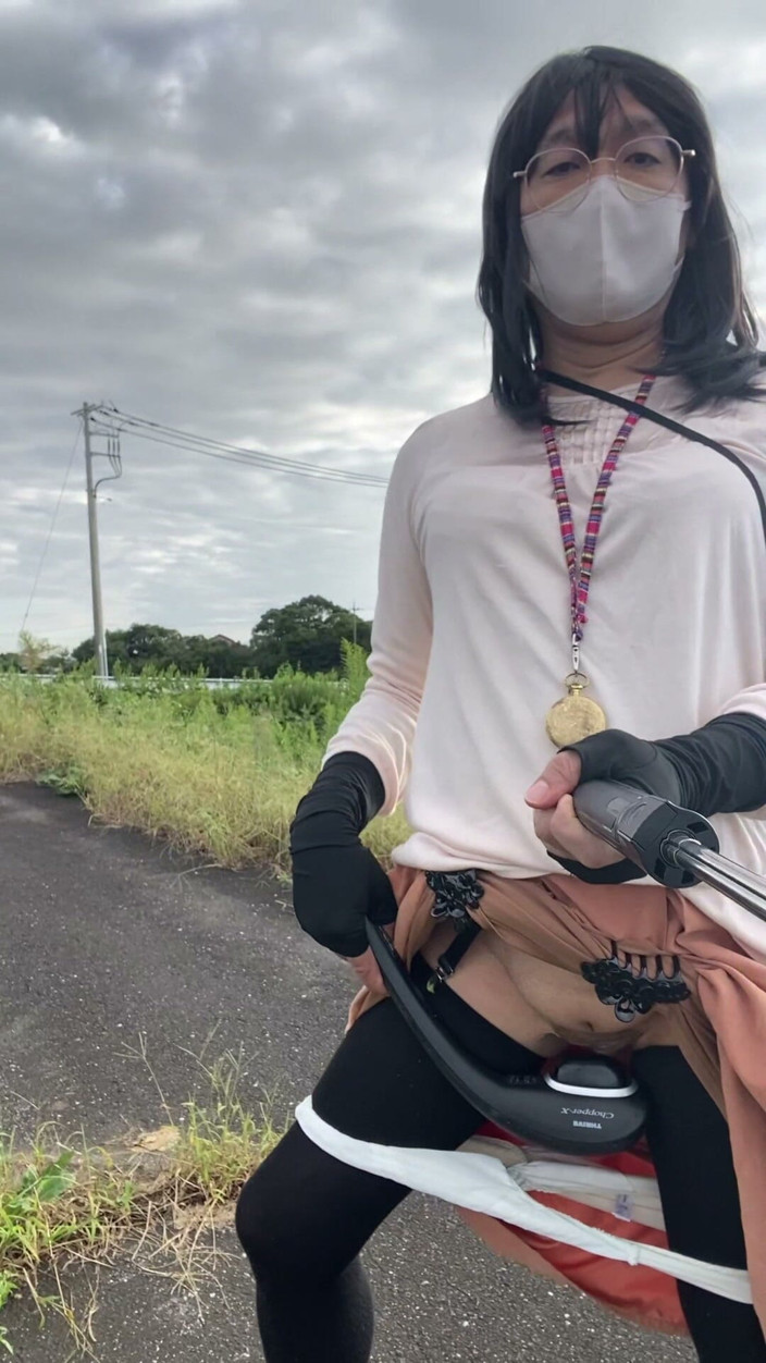 megu2002: Nr. 332 ein Spaziergang mit einem elektrischen Massagegerät