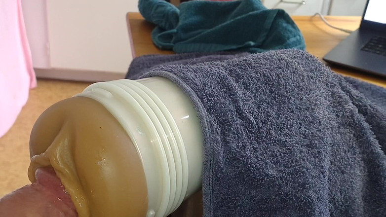 Adventuremacmax: Cận cảnh creampie fleshlighte