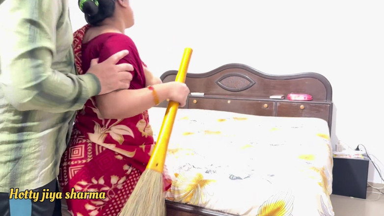 Hotty Jiya Sharmaa: The House Maid Was Abandoned by the Owner