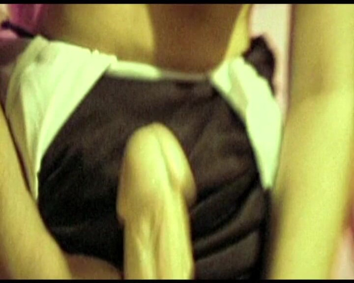 Dirty old moviez: Žhavá MILF trojka s vášnivým lízáním kundičky