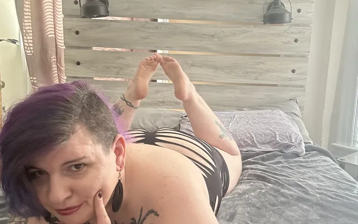 Miss quinn Cater: Horny at Home Masturbation
