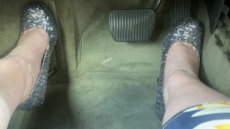 BellaBlast: Topuklu 5'te pedal pompalıyor