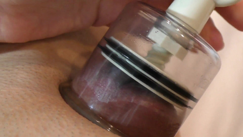 Helena Moeller: Enlargened clit pussy pump masturbation