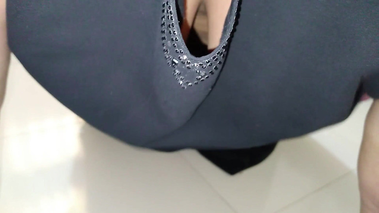 Aria Mia: 穿着布尔卡和头巾的旁遮普女仆在打扫卧室时被她的大屁股勾引，然后在床上像后入一样操她