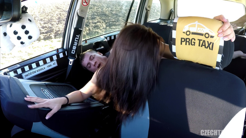 Czech Taxi: Найкрасивіший чеський сквірт
