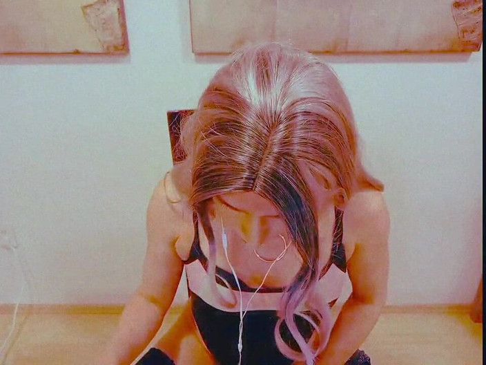 Tammy sissy slave: किन्नर हस्तमैथुन