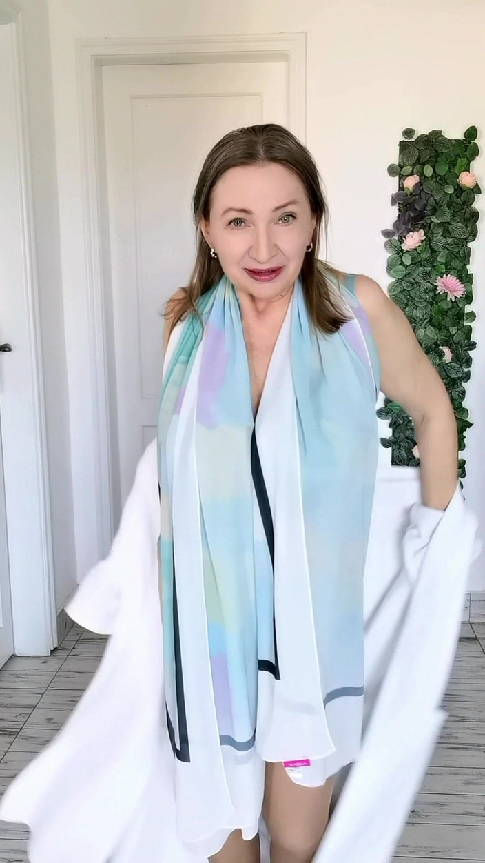 MariaOld: Freche vollbusige oma spielt mit geiler muschi