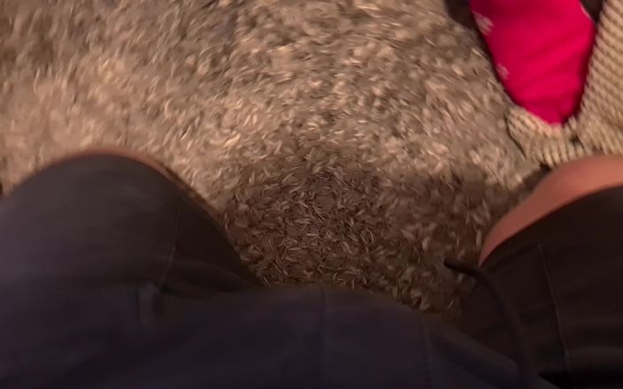 DedeDeville: La giovane sorellastra sorpresa a guardare il porno ha preso...