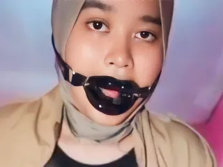 Hijab Home Plug Pussy