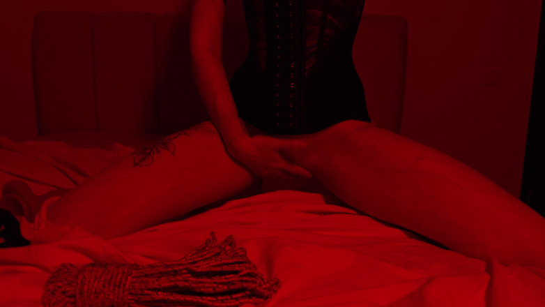 Lilith Liber: Elke man wil zien wat elke man smeekt om te...
