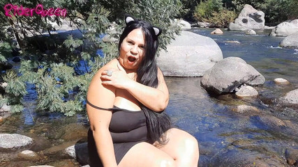 Riderqueen BBW Step Mom Latina Ebony: Útěk do řeky k masturbaci s mojí kouzelnou rukou