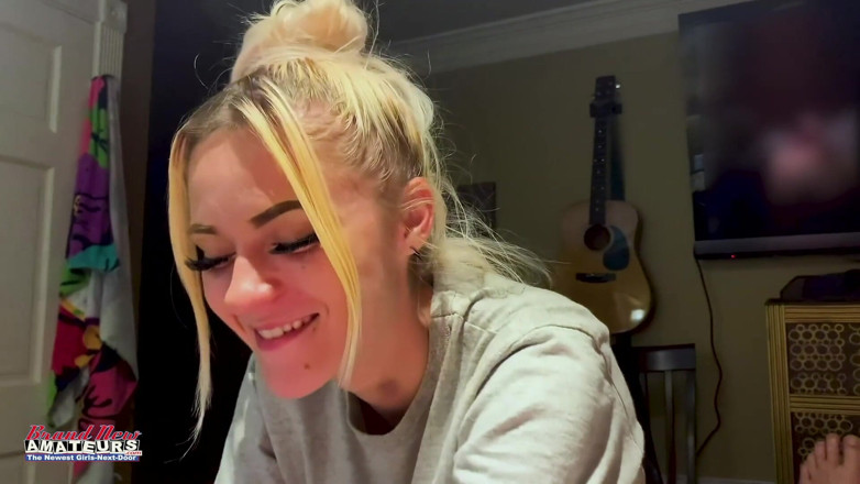 Brand New Amateurs: Manipulating my Sassy body rub girl into showing off body