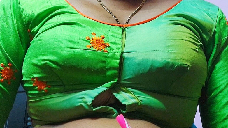 Desi Mohini: Nachhilfe mit großen möpsen lehrte ihren schüler, "wie man sex macht"...