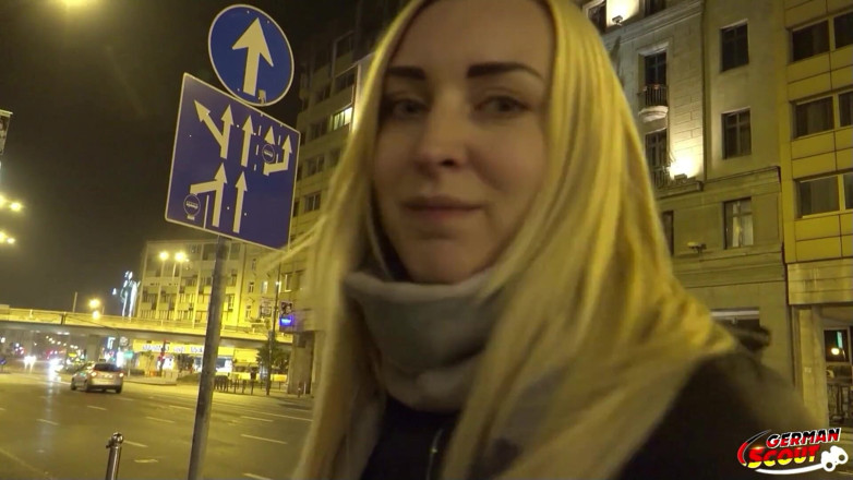 German Scout: Cercetașă germană - studentă sexy Amaris agățată și futută dur