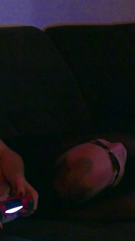 Nożyce na nogach, podczas gdy gram w gry