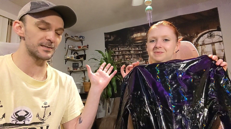 Sin Spice by Sophia Sinclair and Jasper Spice: Lista De Deseos Regalos 9 - Corsé Rojo Y Vinilo Negro - Desempacando...