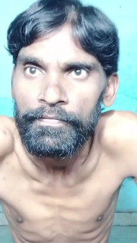 Rajesh Playboy 993 Dva chcaní v nádobě zlatá sprcha Spankig Zadek striptýz Nahá čůrání