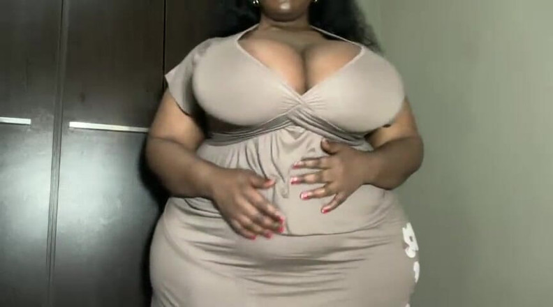 Legendary Booty Overdose: Bbw da đen rên rỉ làm hài lòng mình trên giường